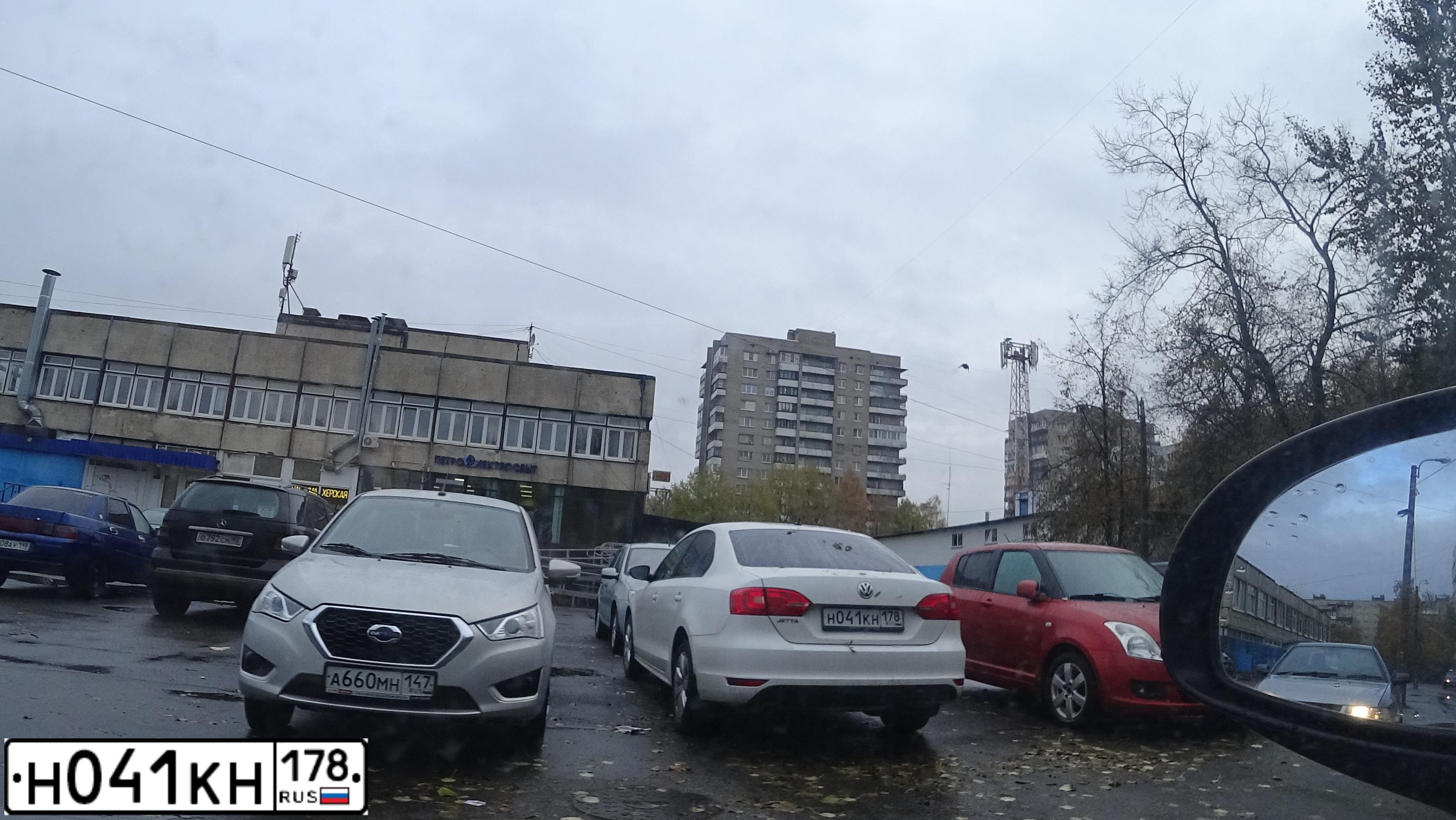 Фото автомобиля VOLKSWAGEN JETTA, 2012 — госномер У702ВР71. Цвет: БЕЛЫЙ