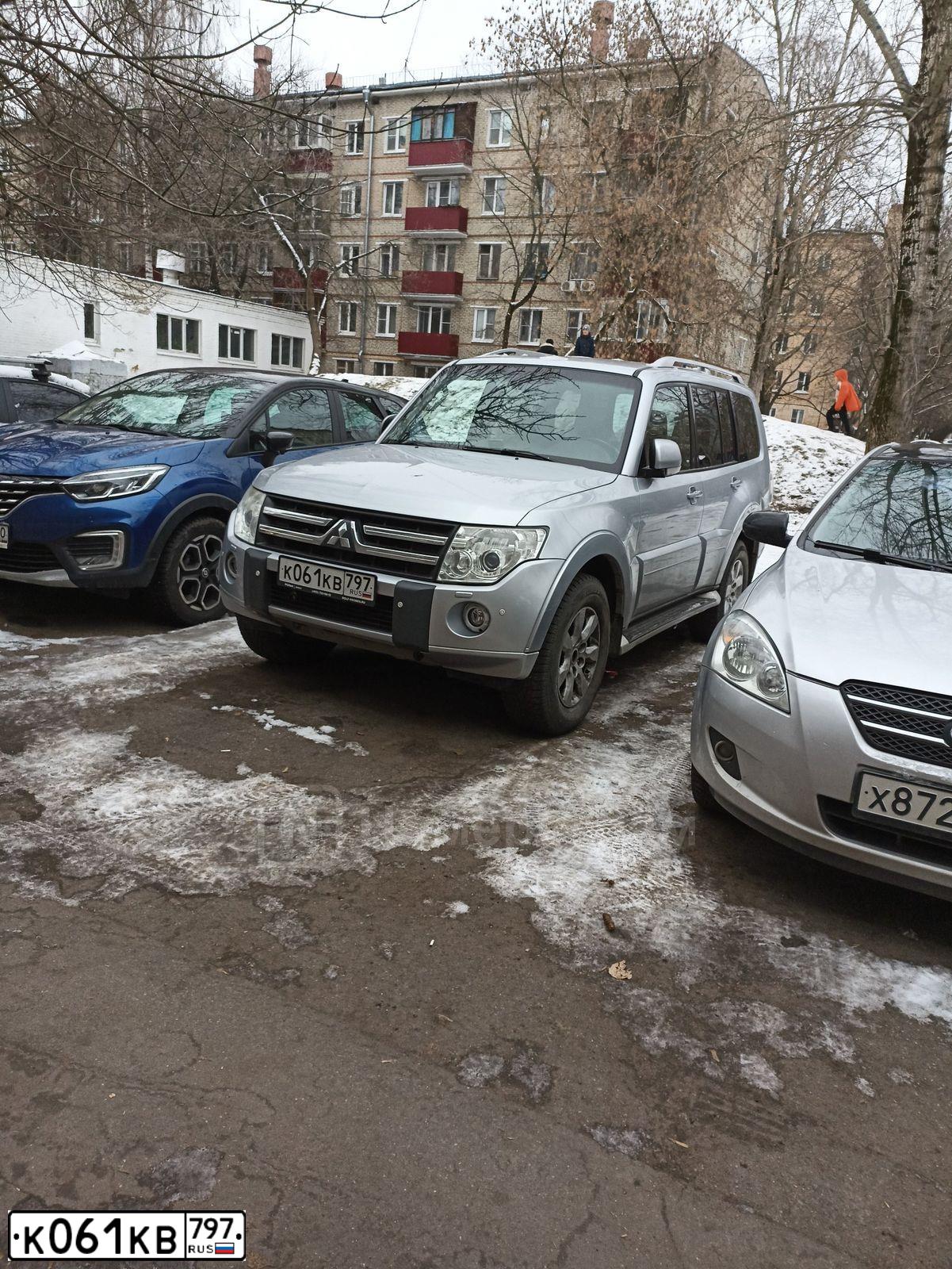 Фото автомобиля MITSUBISHI PAJERO, 2010 — госномер К061КВ797. Цвет: СЕРЕБРИСТЫЙ