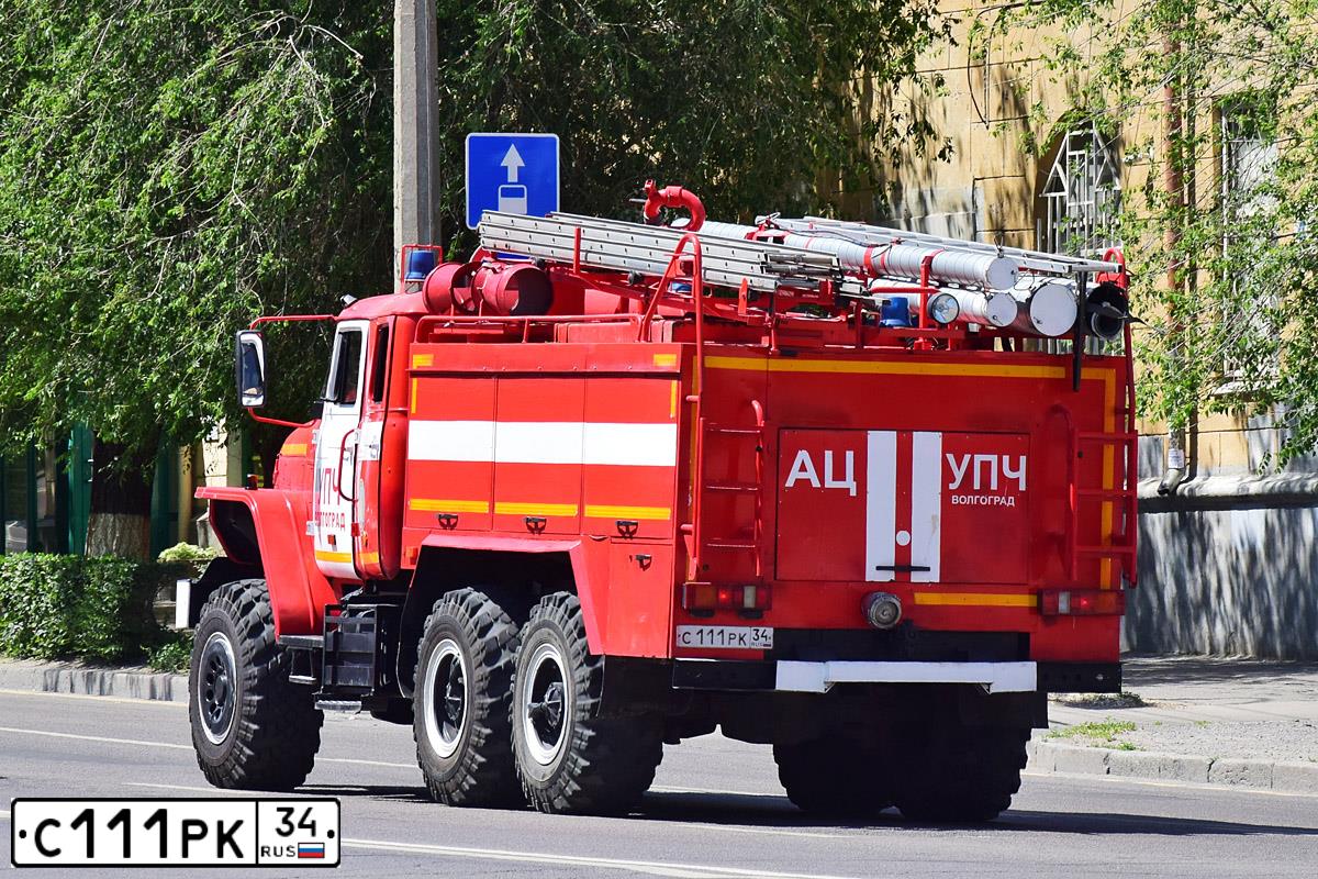 Фото автомобиля URAL 5557 /6X6/, 2012 — госномер С111РК34. Цвет: ГРАНАТ