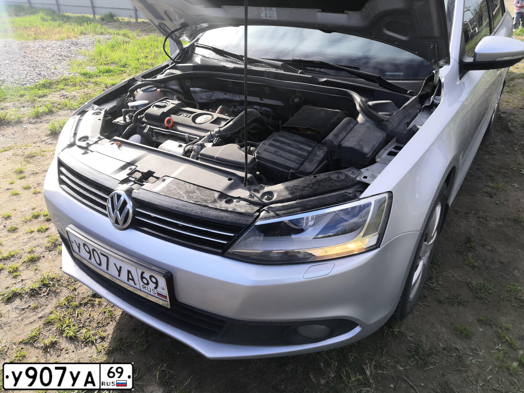 Фото автомобиля VOLKSWAGEN JETTA, 2011 — госномер У907УА69. Цвет: СЕРЕБРИСТЫЙ