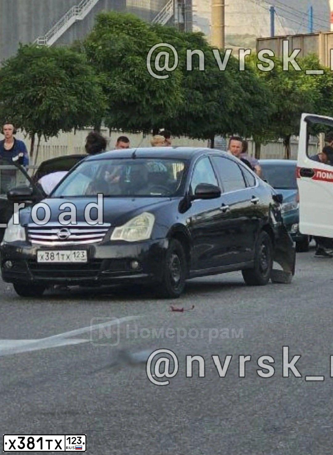 Фото автомобиля NISSAN ALMERA /AVTOVAZ/, 2013 — госномер Х381ТХ123. Цвет: ЧЕРНЫЙ