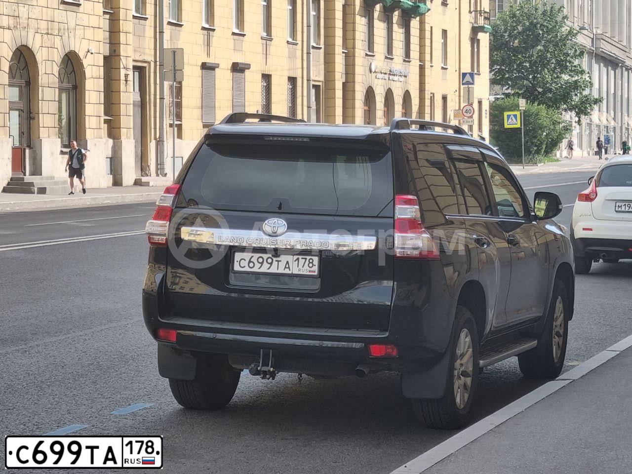 Фото автомобиля TOYOTA LANDCRUISER, 2013 — госномер С699ТА178. Цвет: ЧЕРНЫЙ