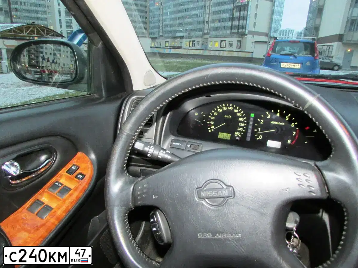 Фото автомобиля NISSAN NOTE, 2007 — госномер С240КМ47. Цвет: СИНИЙ