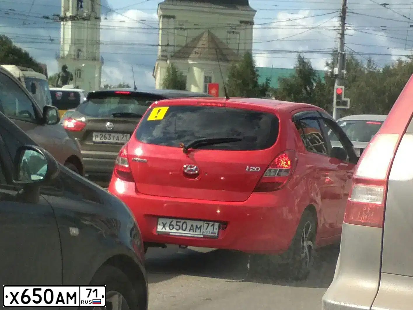 Фото автомобиля HYUNDAI I20, 2009 — госномер К449УВ33. Цвет: Красный