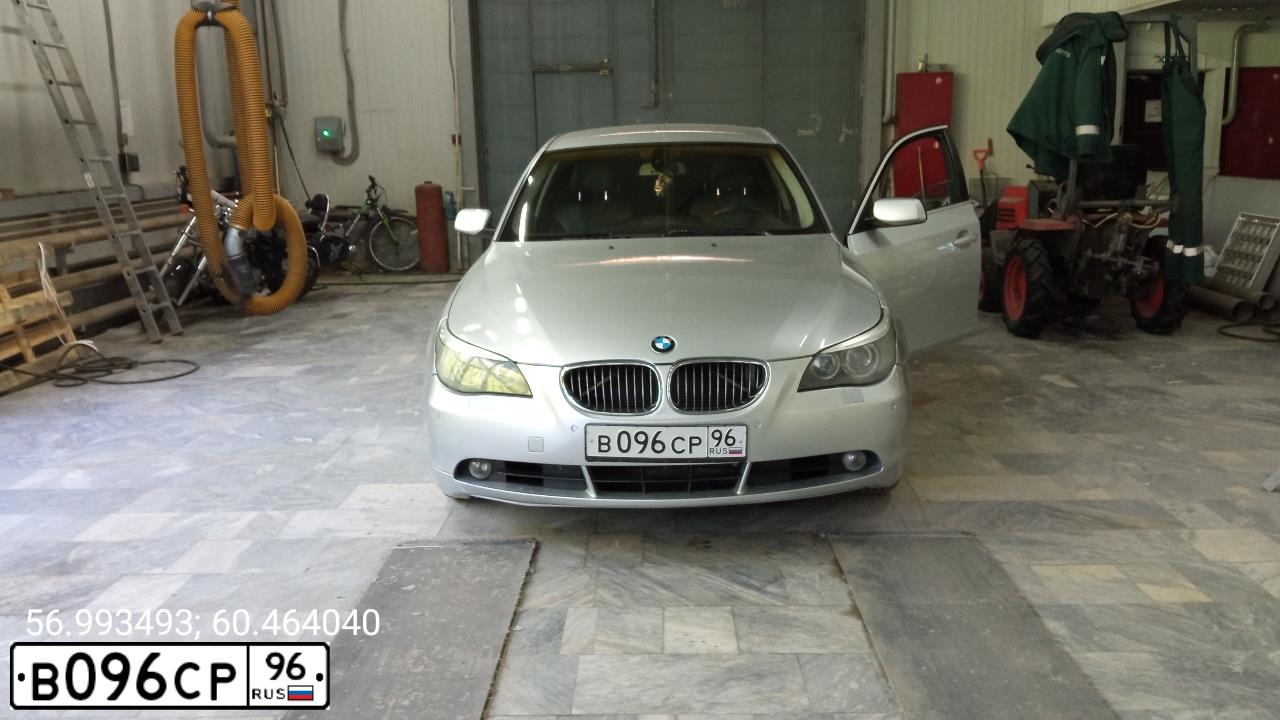 Фото автомобиля BMW W SERIE 5, 2006 — госномер Т700ТУ59. Цвет: СВЕТЛО-СЕРЫЙ