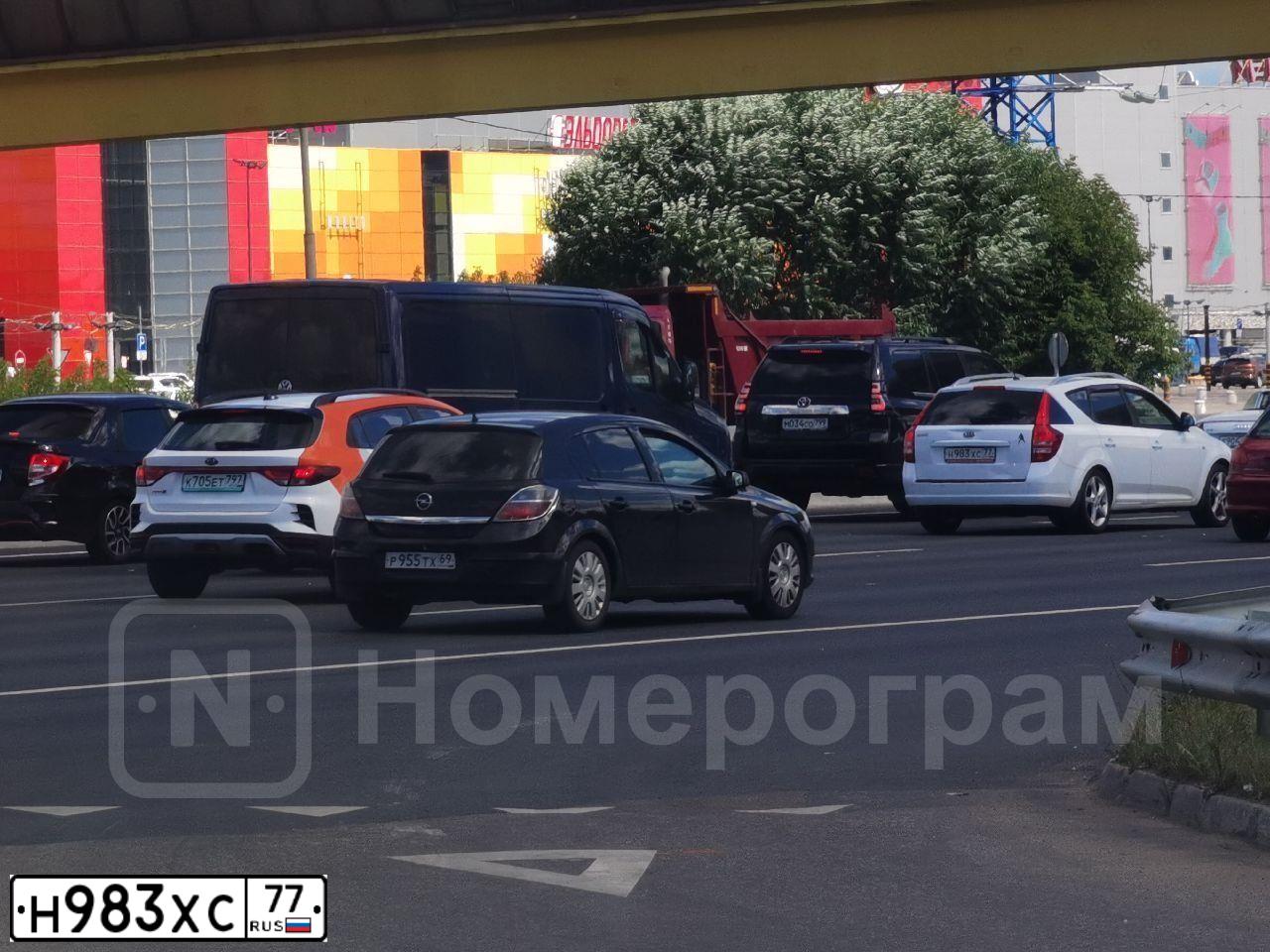 Фото автомобиля KIA CEE'D, 2009 — госномер Н983ХС77. Цвет: БЕЛЫЙ
