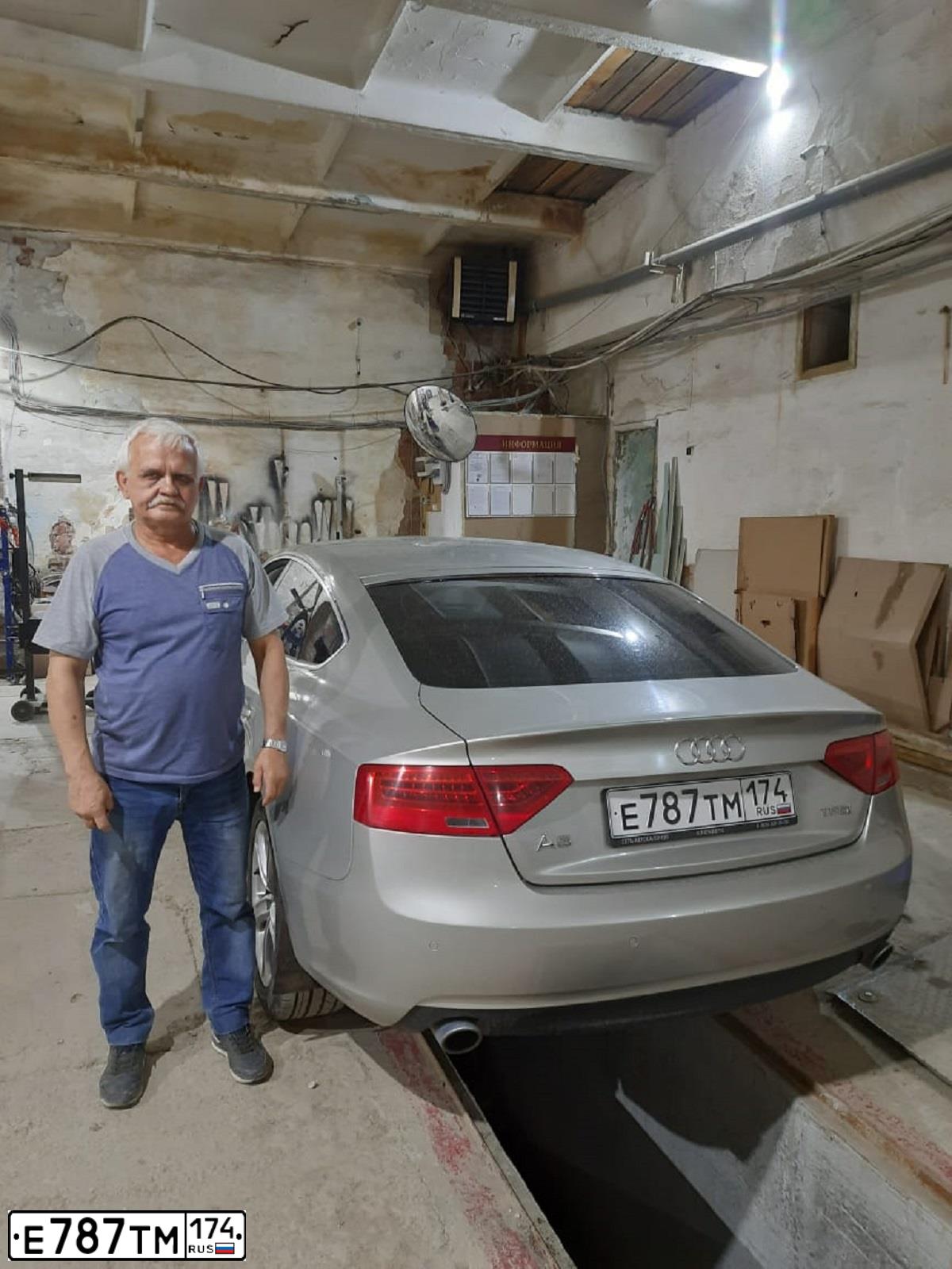 Фото автомобиля AUDI A5, 2012 — госномер С883ТВ196. Цвет: СВЕТЛО-СЕРЫЙ