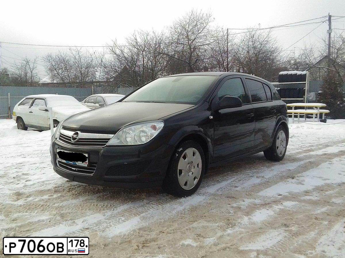 Фото автомобиля OPEL ASTRA, 2011 — госномер Р706ОВ178. Цвет: ЧЕРНЫЙ