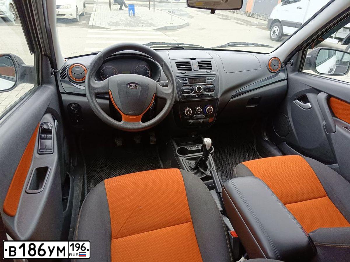 Фото автомобиля LADA 2194 KALINA, 2015 — госномер Р410НР196. Цвет: Белый