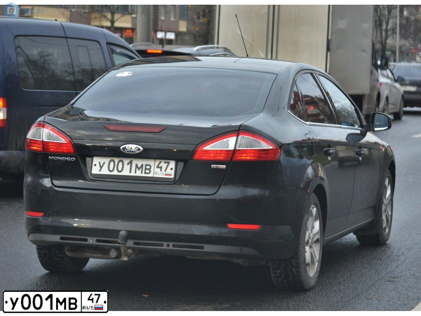 Фото автомобиля SKODA OCTAVIA, 2007 — госномер Р220УС198. Цвет: Серебристый