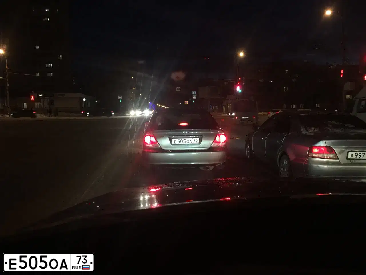 Фото автомобиля TOYOTA CAMRY, 2005 — госномер Е505ОА73. Цвет: Серый