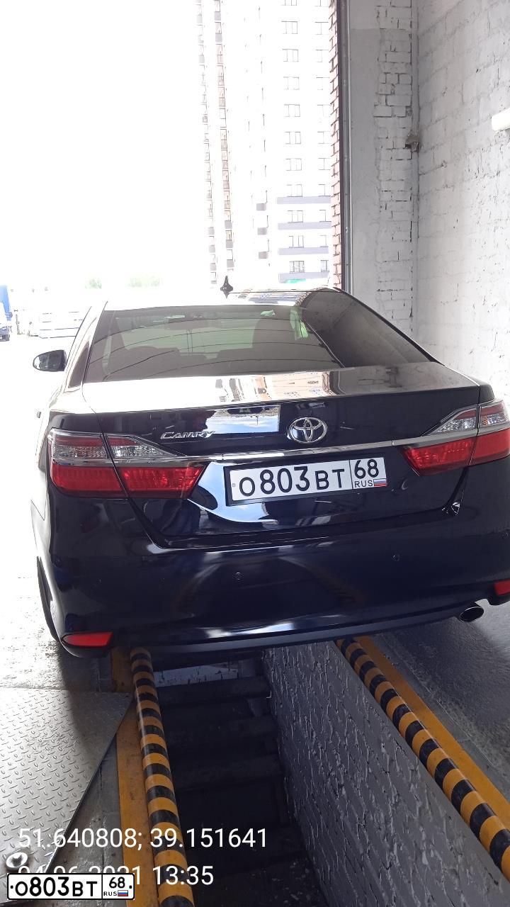 Фото автомобиля TOYOTA CAMRY, 2017 — госномер Е541ЕР136. Цвет: ЧЕРНЫЙ МЕТАЛЛИК