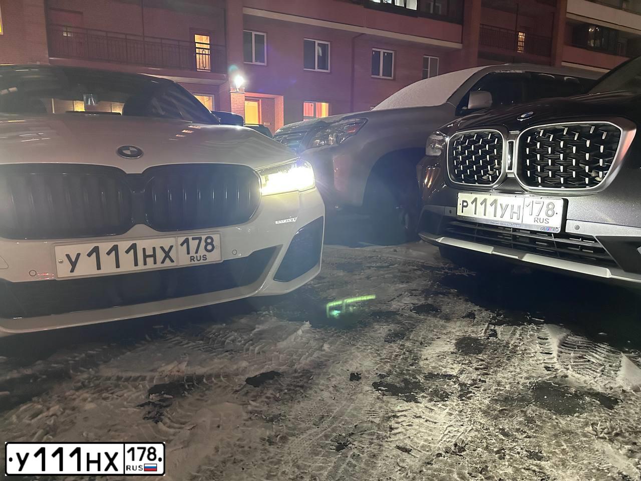 Фото автомобиля MERCEDES C-KLASSE, 2013 — госномер У111НХ178. Цвет: ЧЕРНЫЙ