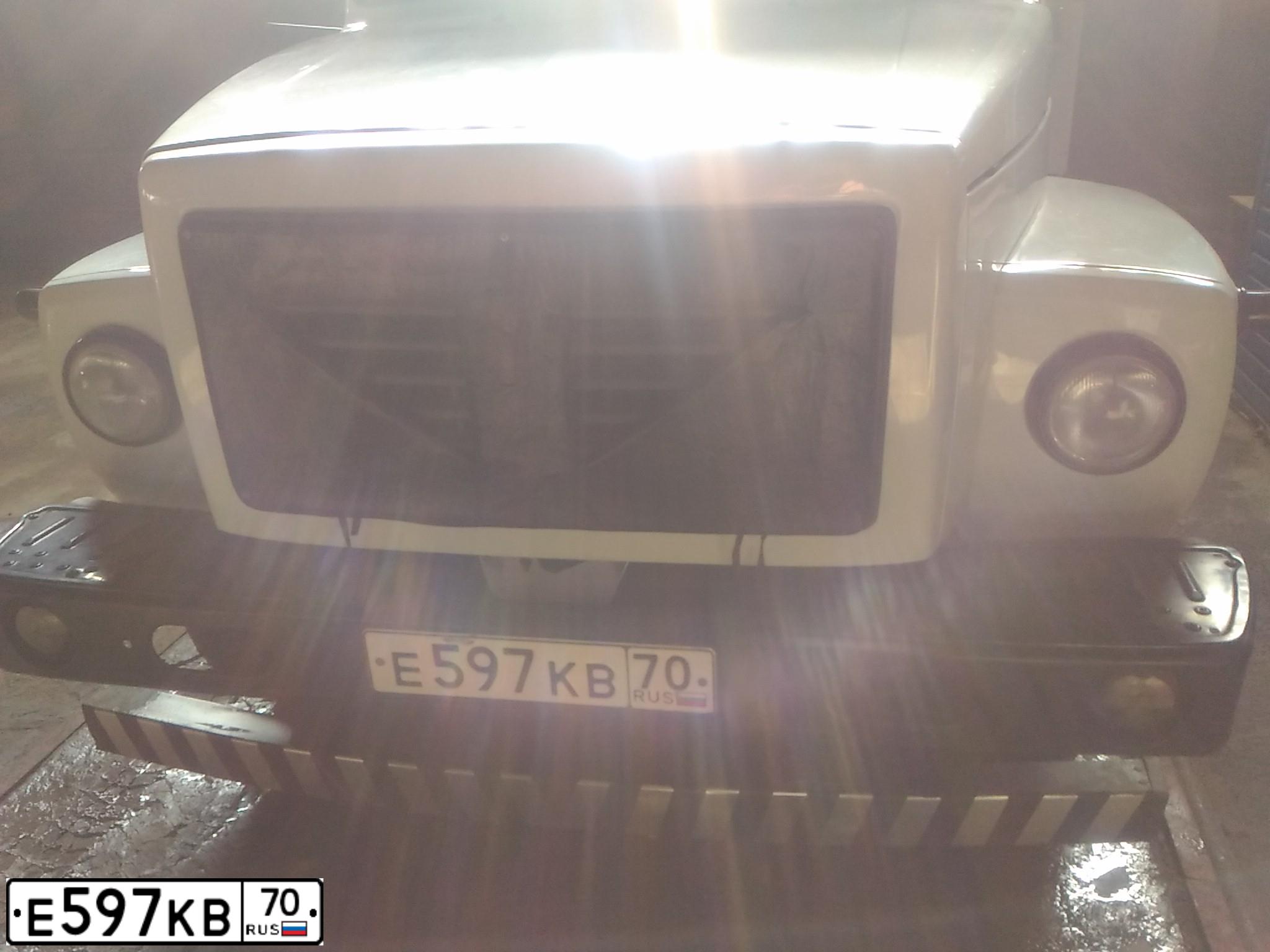 Фото автомобиля GAZ 3309, 2017 — госномер Е597КВ70. Цвет: БЕЛЫЙ