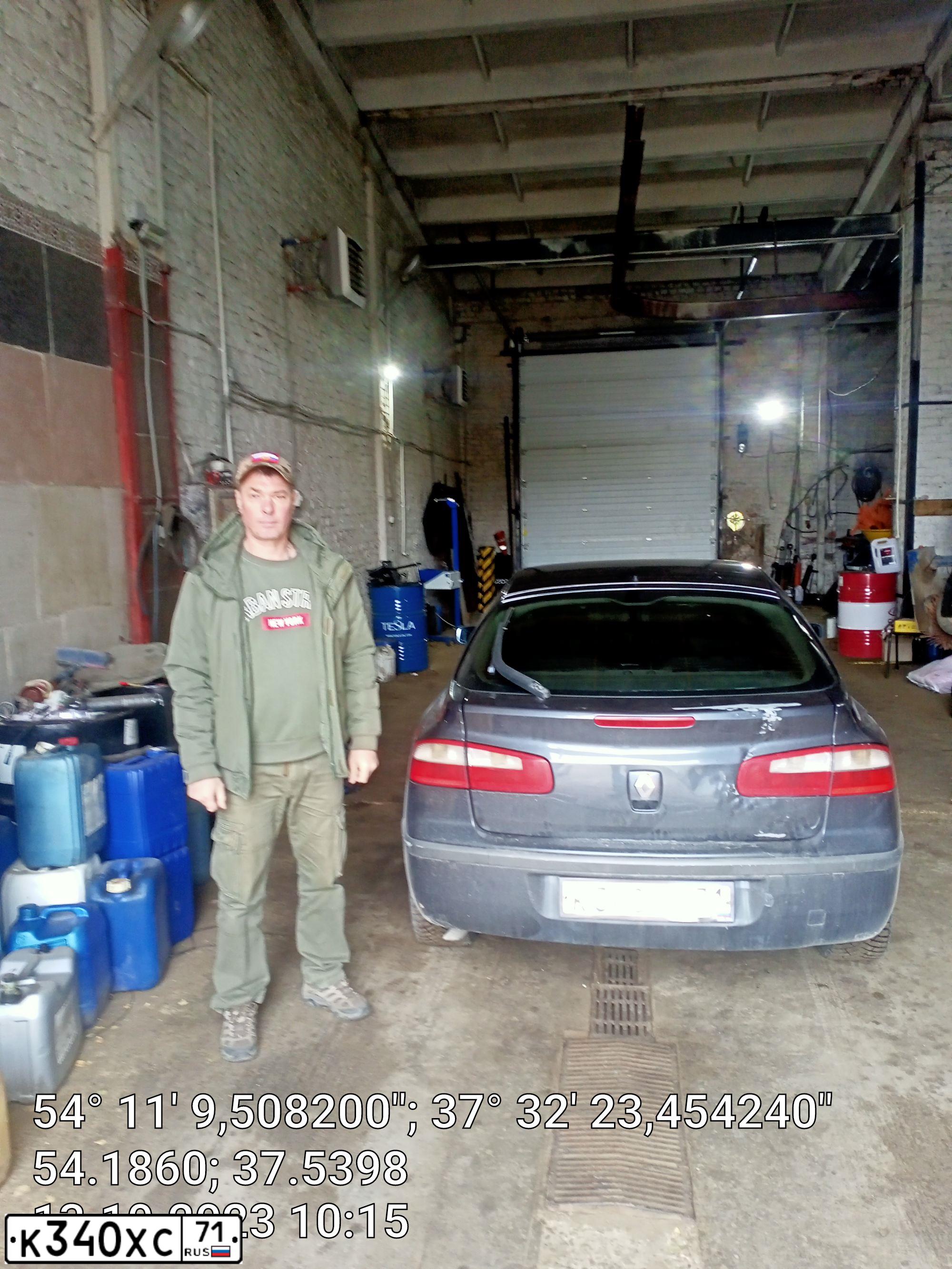 Фото автомобиля RENAULT LAGUNA, 2001 — госномер К340ХС71. Цвет: ТЕМНО-СЕРЫЙ
