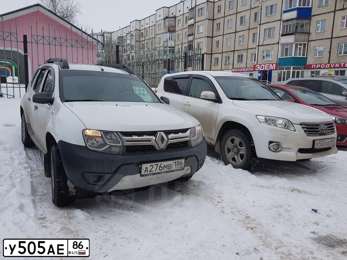 Фото автомобиля TOYOTA RAV4, 2011 — госномер Е990РА186. Цвет: БЕЛЫЙ