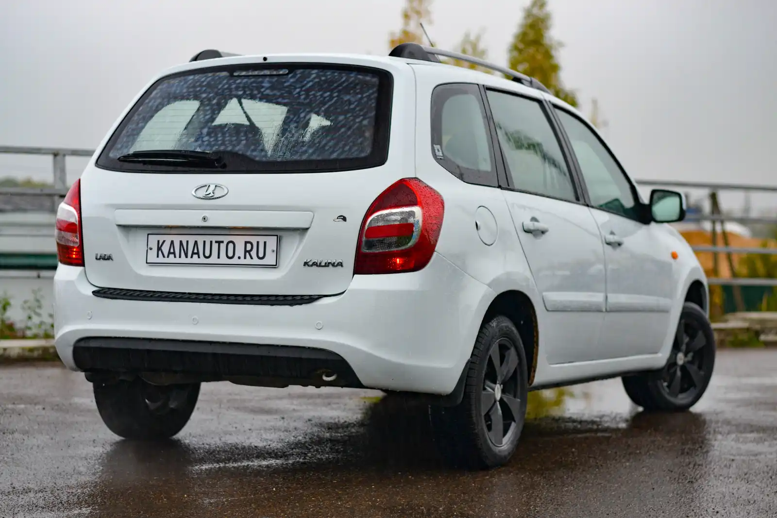 Фото автомобиля LADA 2104, 1997 — госномер О013КМ154. Цвет: Белый