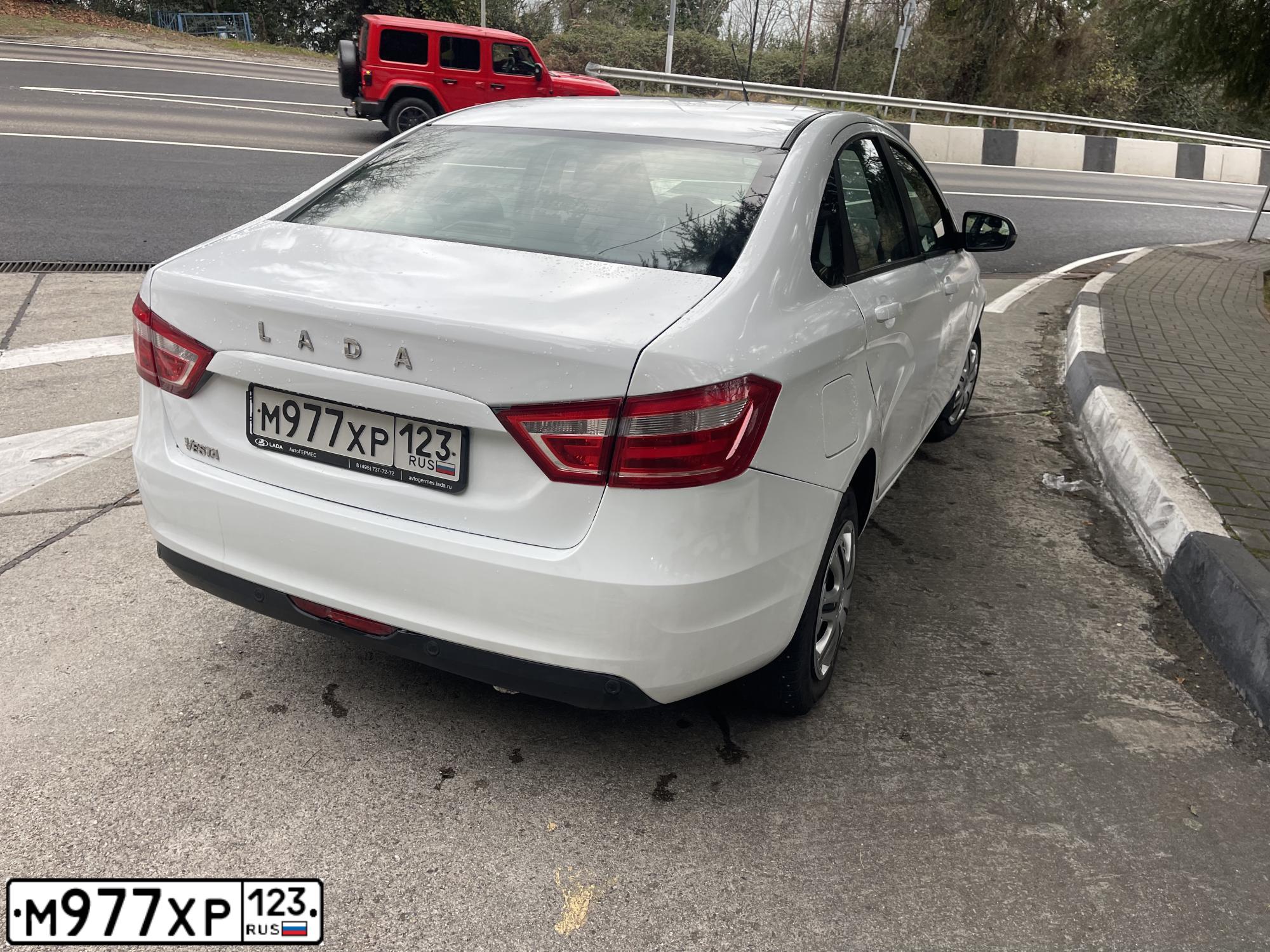 Фото автомобиля MERCEDES E-KLASSE, 2012 — госномер М977ХР123. Цвет: ЧЕРНЫЙ