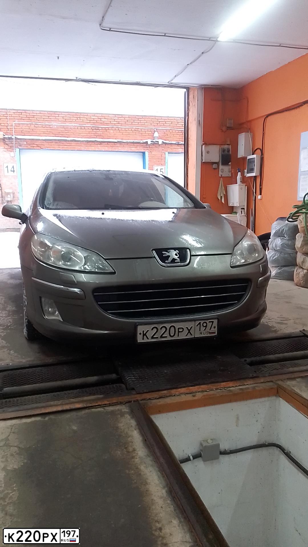 Фото автомобиля PEUGEOT 407, 2004 — госномер Е397УТ97. Цвет: БЕЖЕВЫЙ