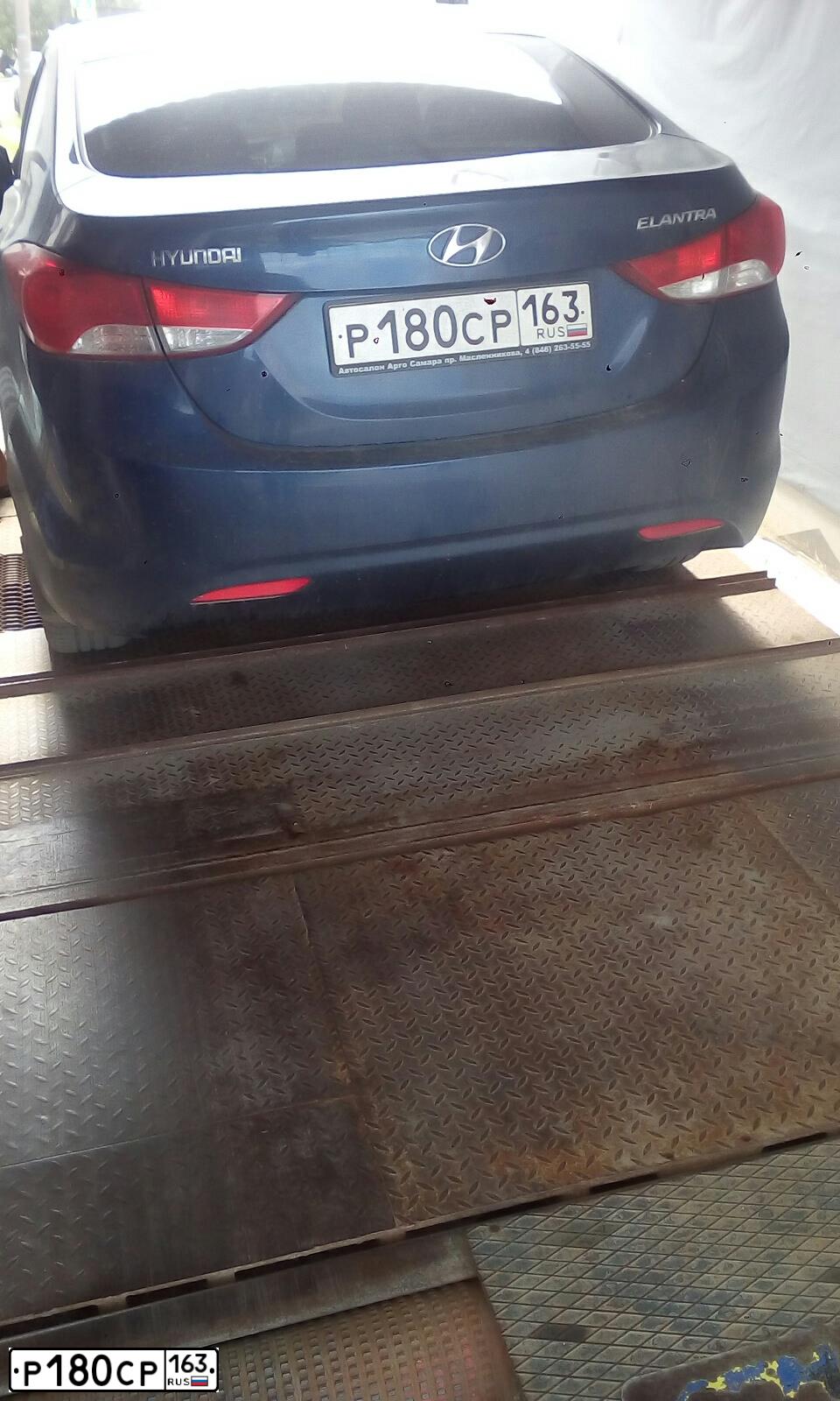 Фото автомобиля HYUNDAI ELANTRA, 2012 — госномер Р180СР163. Цвет: СИНИЙ