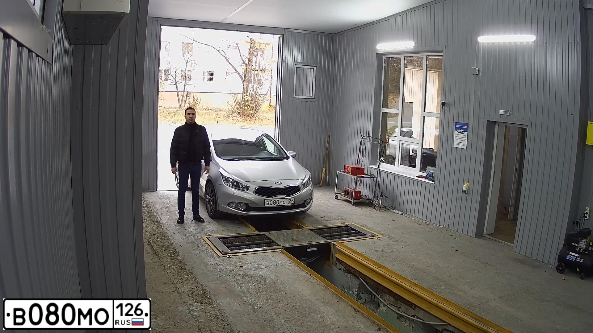 Фото автомобиля VOLKSWAGEN JETTA, 2012 — госномер В080МО126. Цвет: ТЕМНО-СЕРЫЙ