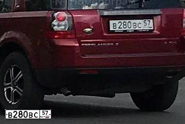 Фото автомобиля LANDROVER FREELANDER, 2008 — госномер У399ММ99. Цвет: Красный