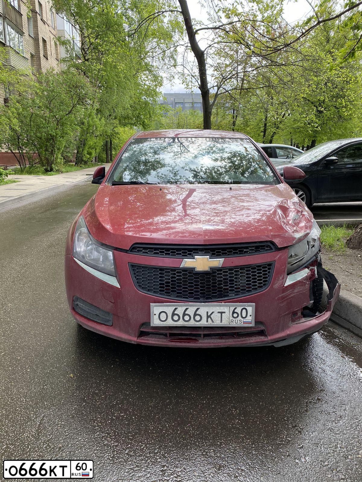 Фото автомобиля CHEVROLET CRUZE, 2011 — госномер О532УЕ32. Цвет: ТЕМНО-КРАСНЫЙ МЕТАЛЛ