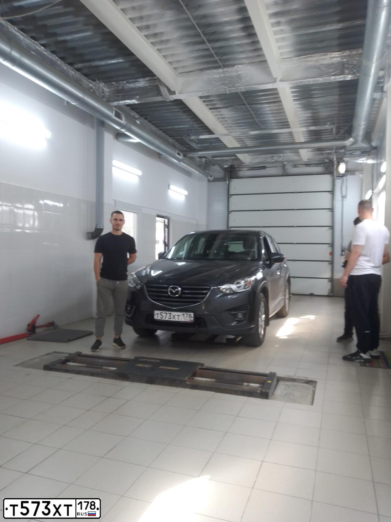 Фото автомобиля MAZDA CX-5, 2016 — госномер В612ТТ18. Цвет: СЕРЫЙ