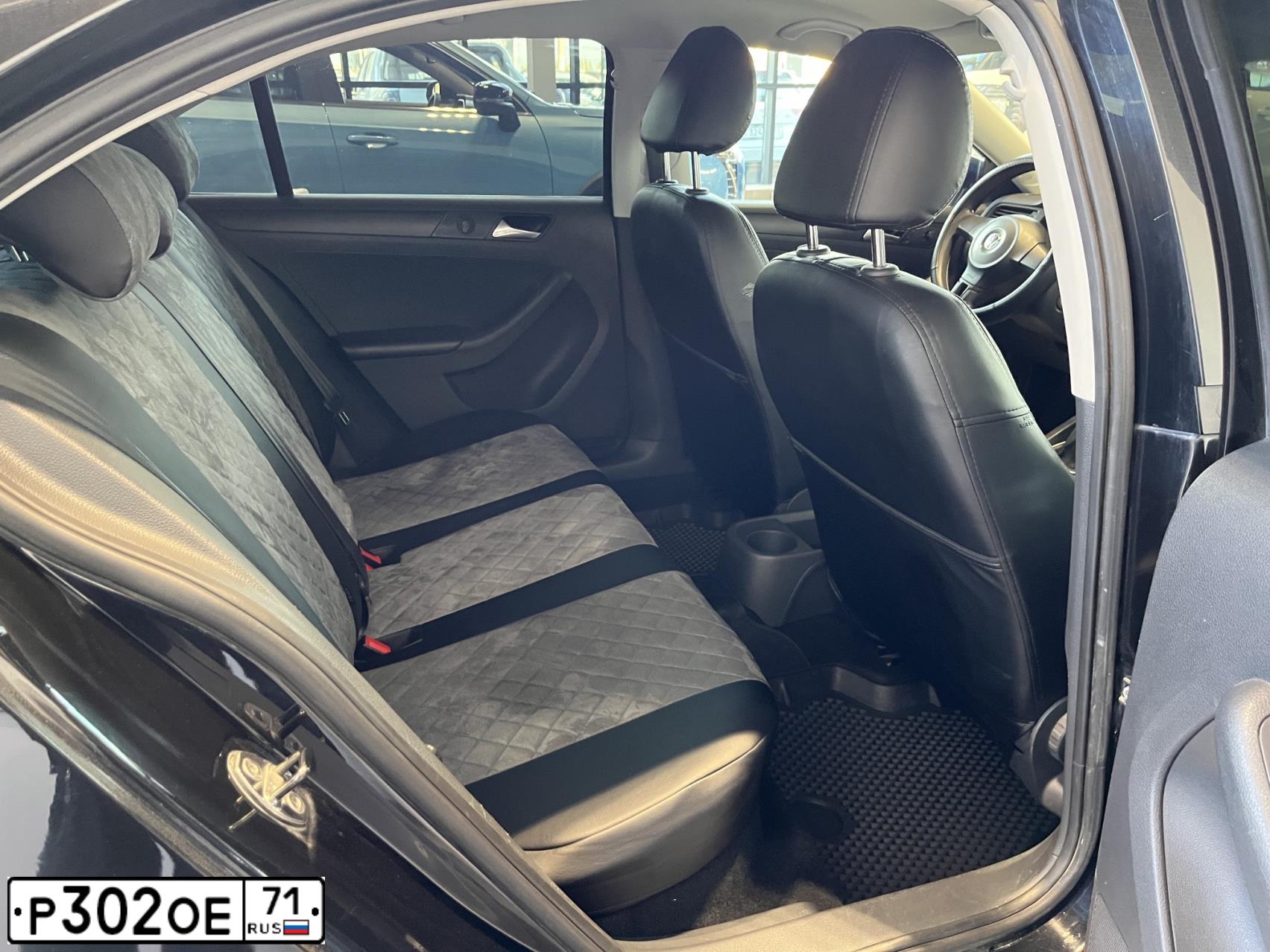Фото автомобиля VOLKSWAGEN JETTA, 2014 — госномер Р302ОЕ71. Цвет: ЧЕРНЫЙ