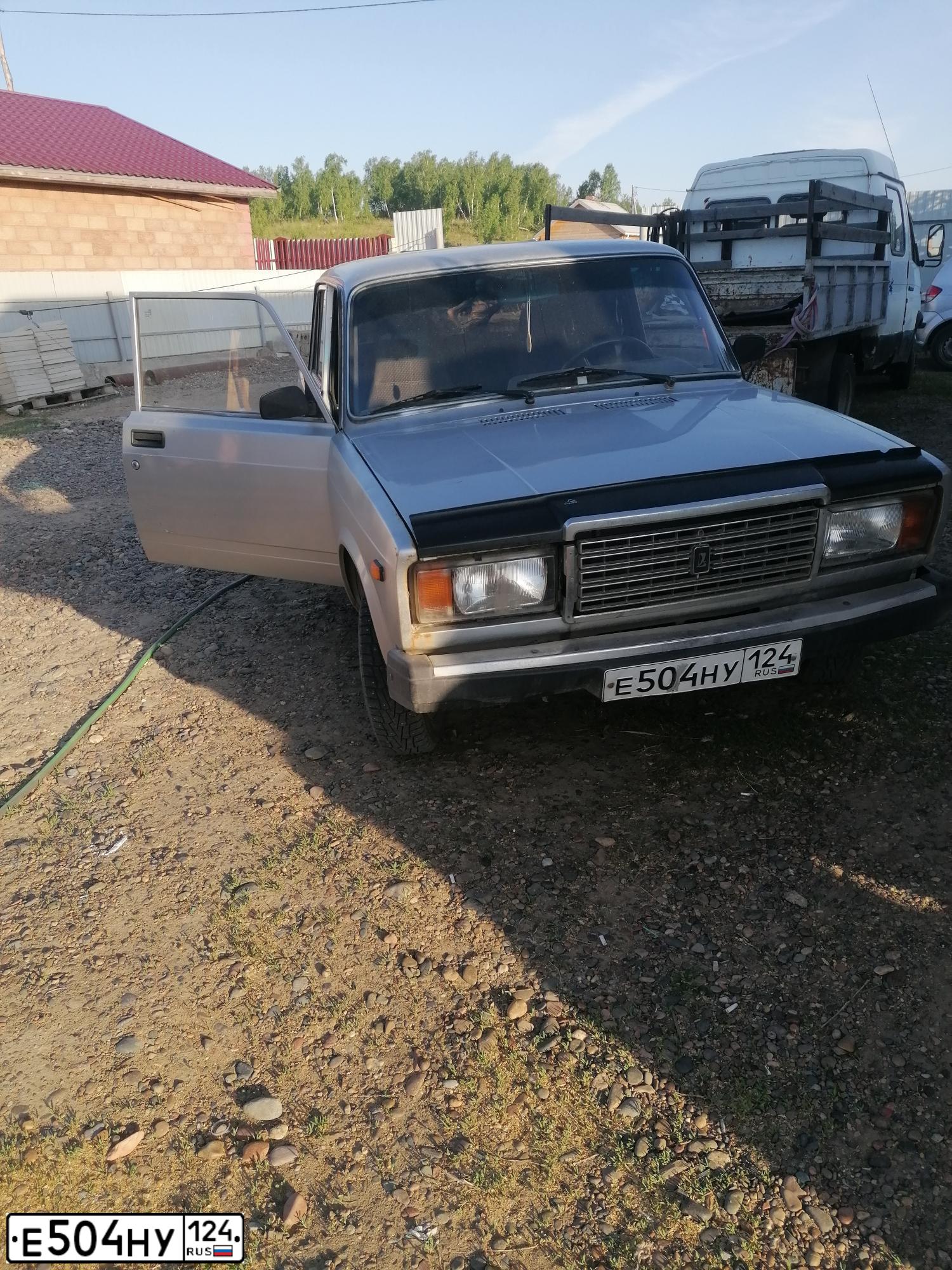 Фото автомобиля LADA 2107, 2010 — госномер А414ХЕ124. Цвет: СВЕТЛО СЕРЕБРИСТЫЙ МЕТАЛЛ