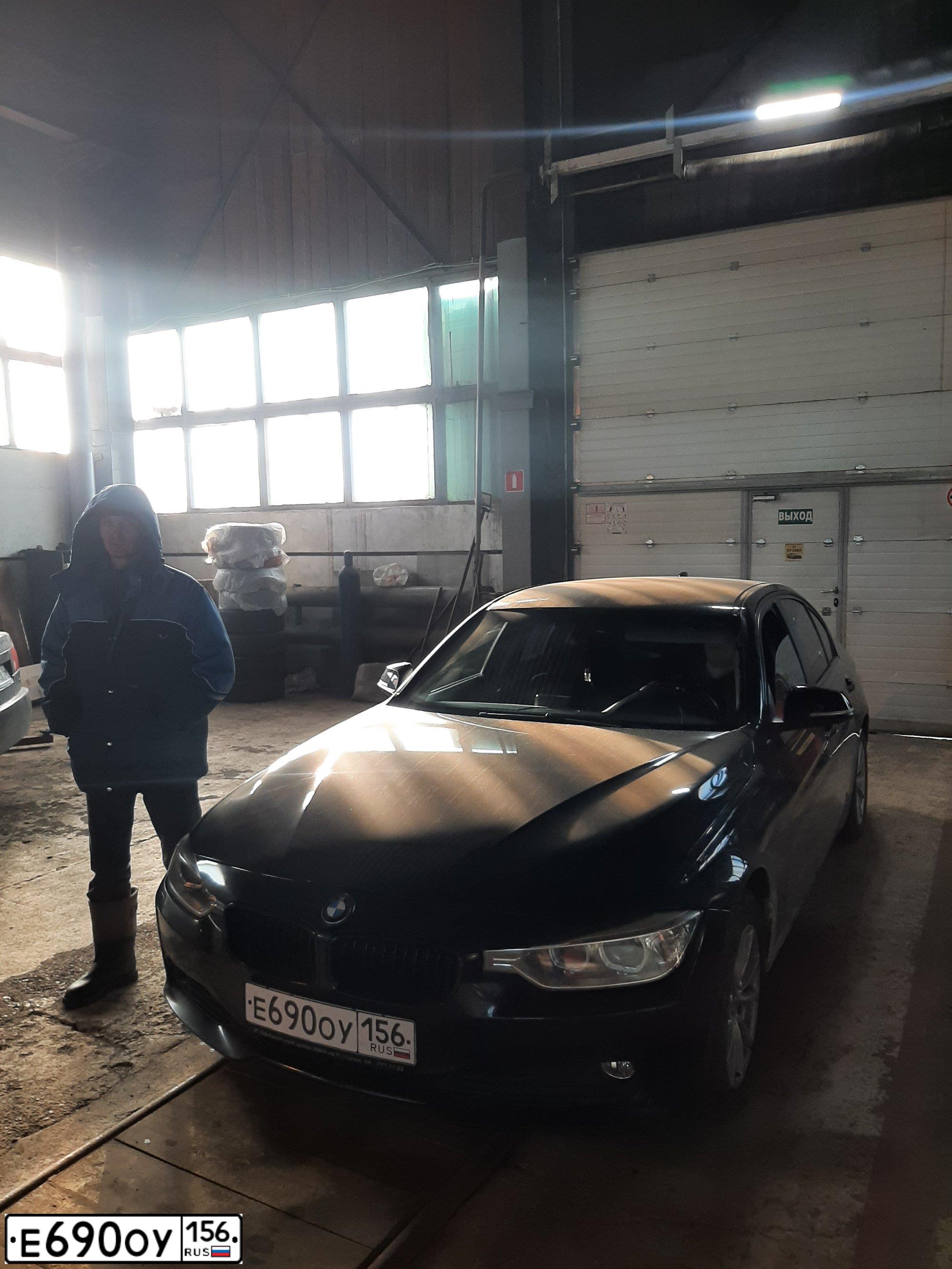 Фото автомобиля BMW SERIE 3, 2014 — госномер Е510ВР156. Цвет: ЧЕРНЫЙ