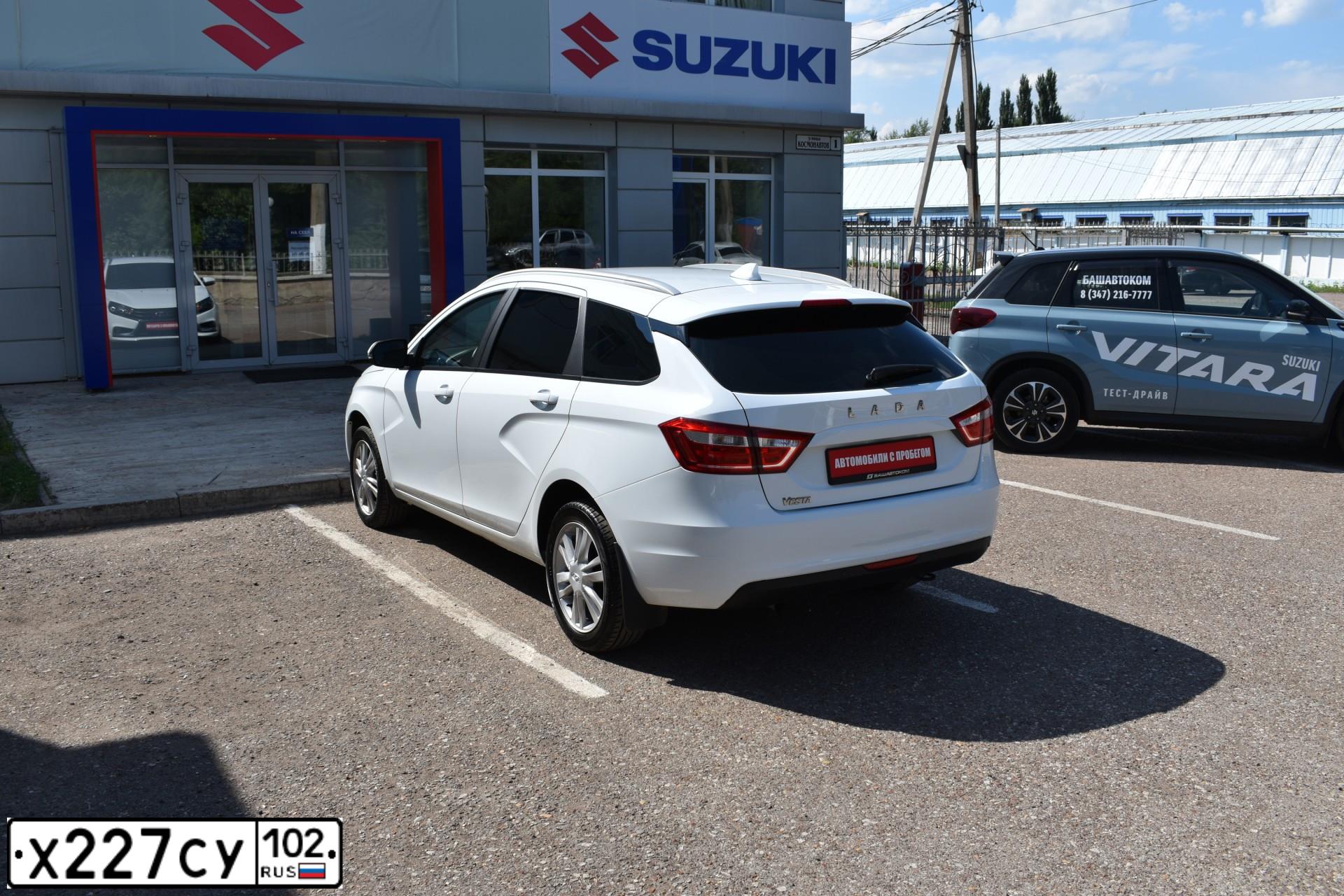 Фото автомобиля LADA VESTA, 2019 — госномер В200ВХ702. Цвет: Белый