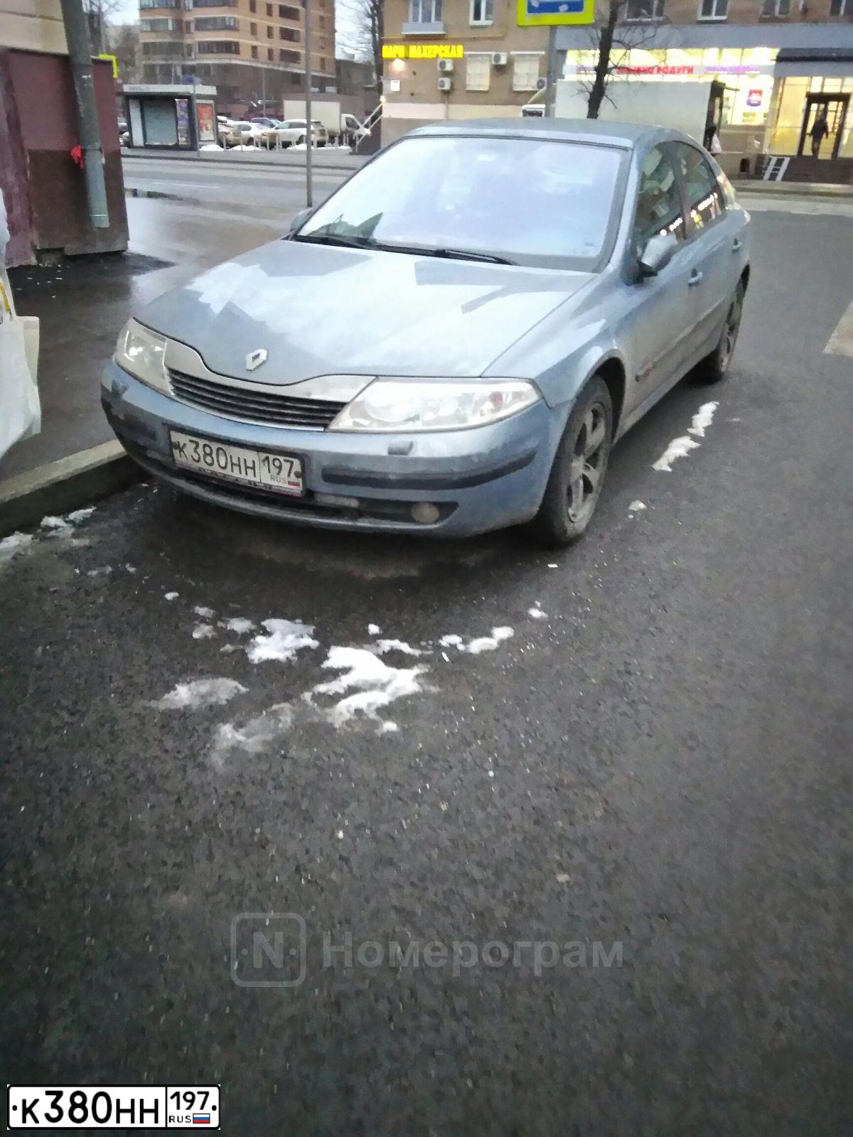 Фото автомобиля LADA 2112, 2003 — госномер У187МХ48. Цвет: СВЕТЛО-СЕРЕБРИСТЫЙ МЕТАЛЛ