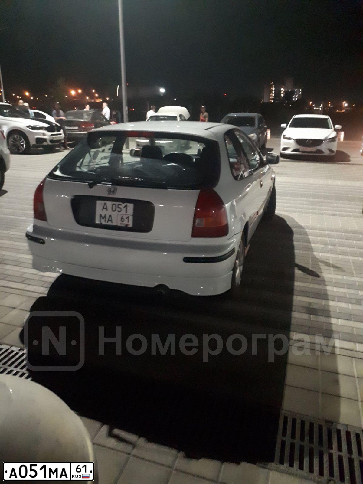 Фото автомобиля HONDA CIVIC, 1997 — госномер А051МА61. Цвет: Белый