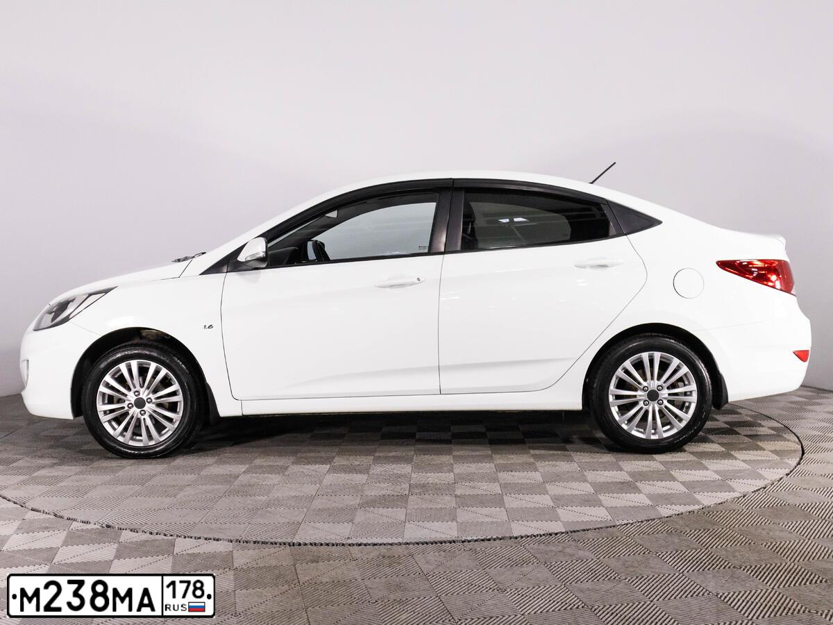Фото автомобиля HYUNDAI SOLARIS, 2012 — госномер С798ЕТ198. Цвет: Белый