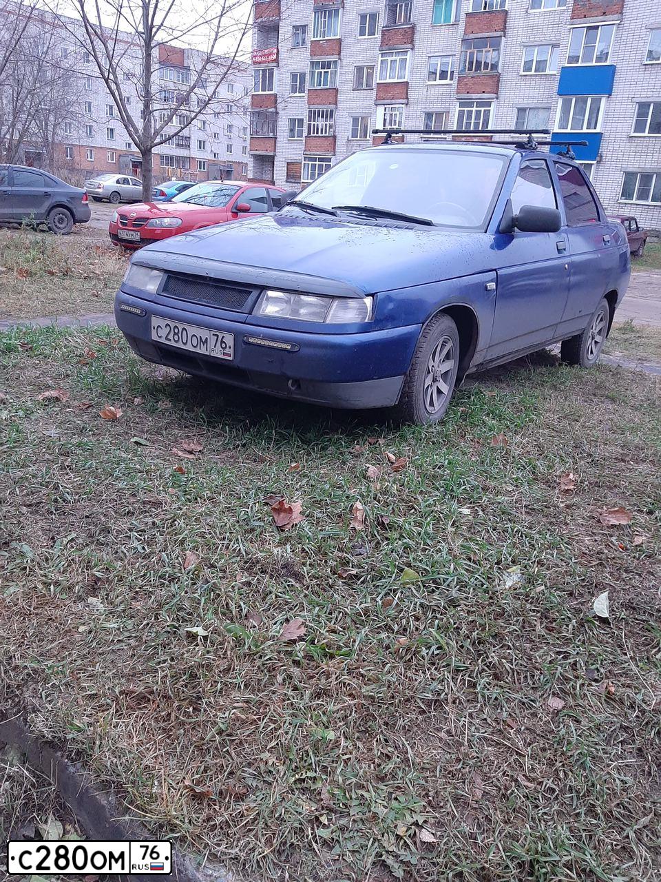 Фото автомобиля ВАЗ 21102, 2000 — госномер С282ОМ76. Цвет: СИНИЙ