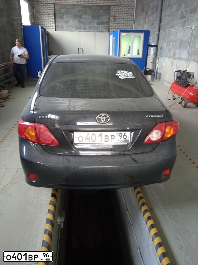 Фото автомобиля TOYOTA COROLLA, 2008 — госномер О401ВР96. Цвет: ЧЕРНЫЙ