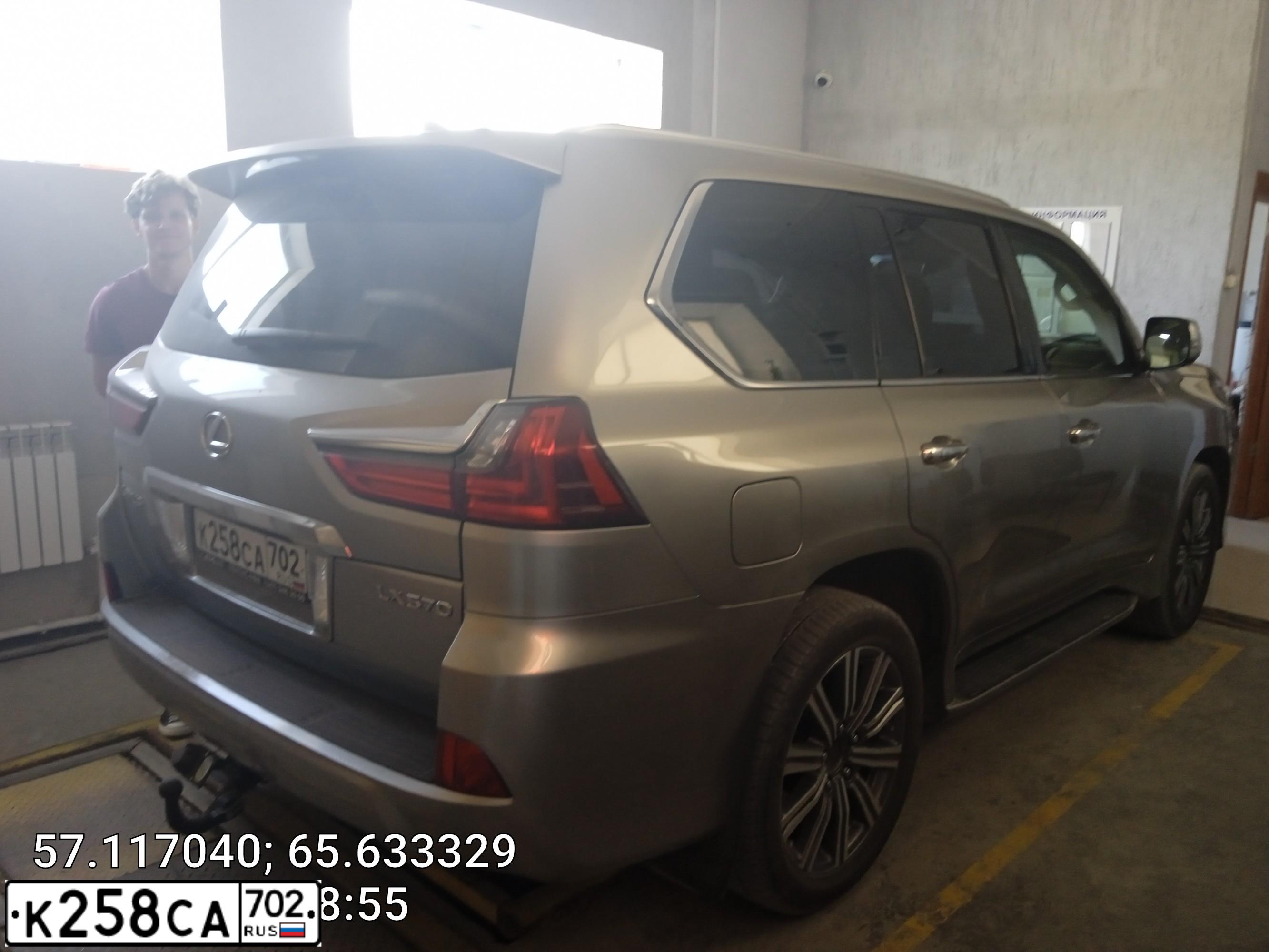 Фото автомобиля LEXUS LX, 2016 — госномер Х738ОУ72. Цвет: СВЕТЛО-СЕРЫЙ