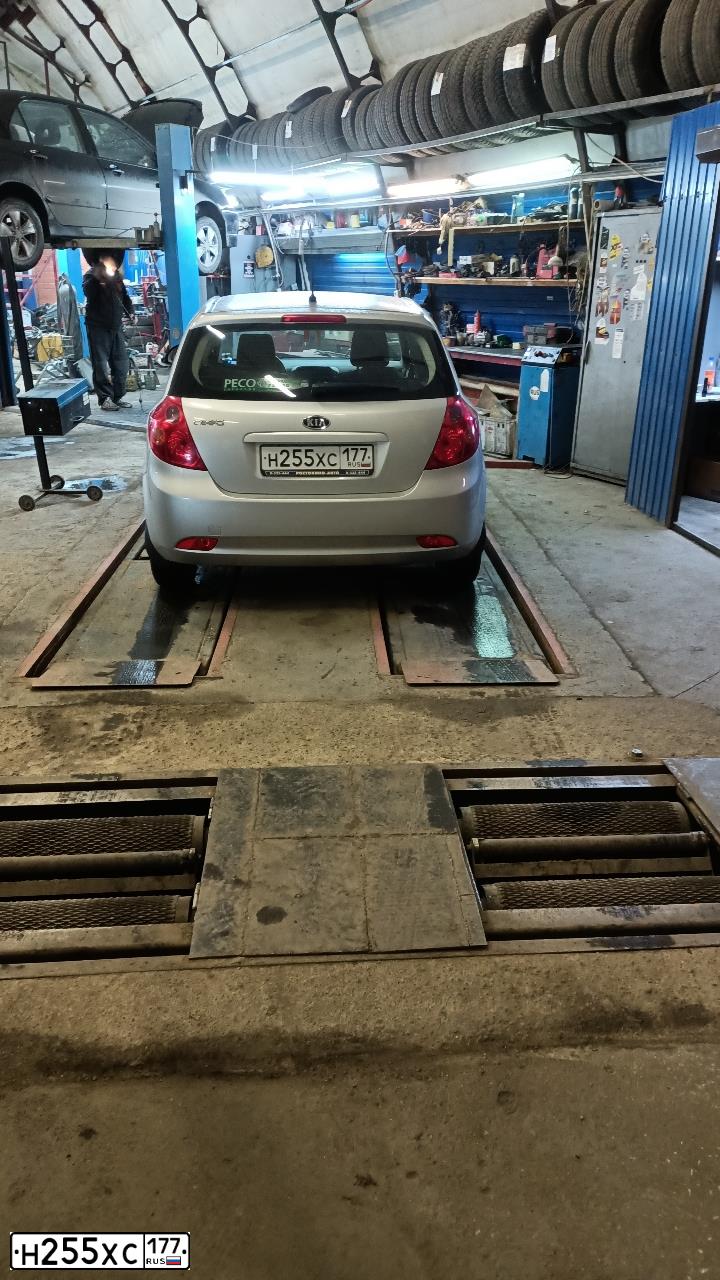 Фото автомобиля KIA CEE'D, 2007 — госномер Н255ХС177. Цвет: СЕРЫЙ МЕТАЛЛИК