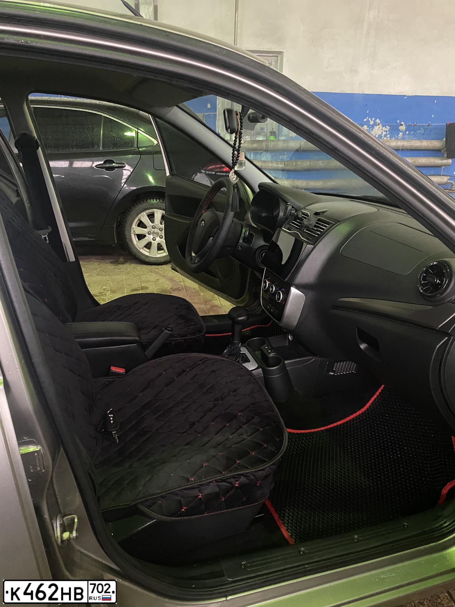 Фото автомобиля LADA 2190 GRANTA, 2020 — госномер К462НВ702. Цвет: СЕРЕБРИСТО-СЕРЫЙ