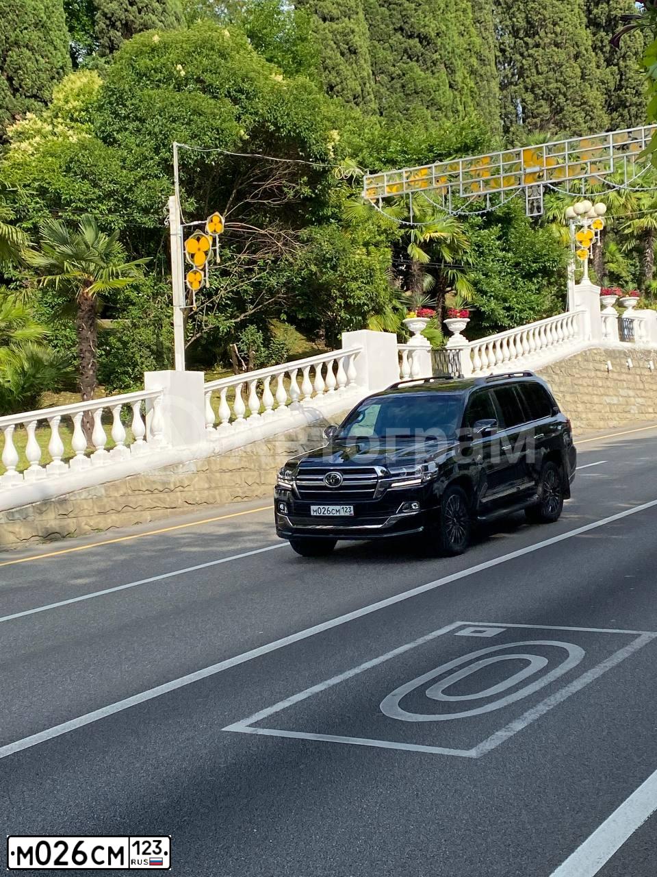 Фото автомобиля FORD ESCORT, 1997 — госномер М026СМ123. Цвет: ЧЕРНЫЙ