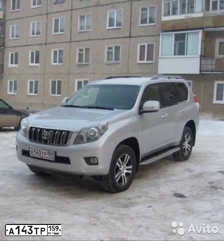Фото автомобиля TOYOTA LANDCRUISER, 2011 — госномер В150РС159. Цвет: СЕРЕБРИСТЫЙ