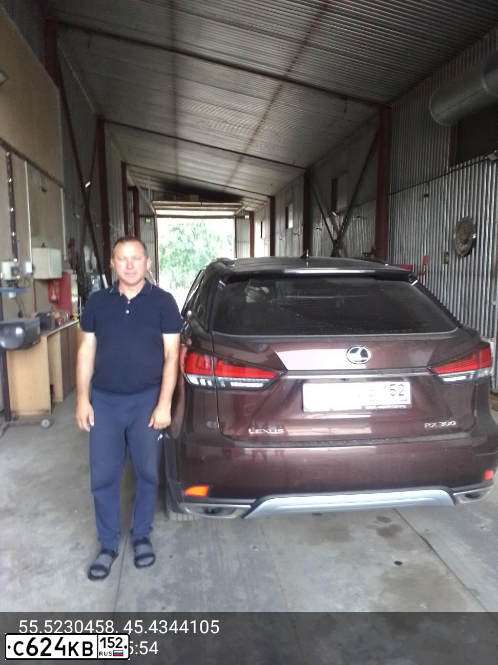 Фото автомобиля LEXUS RX300, 2019 — госномер А820ВХ252. Цвет: Коричневый