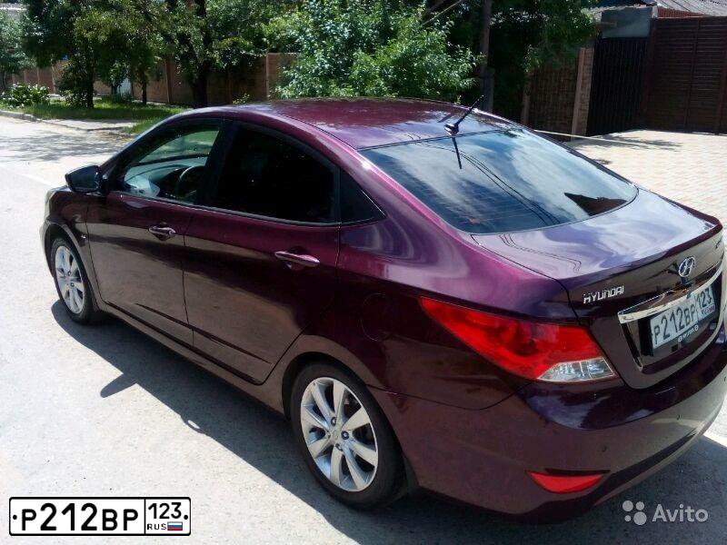 Фото автомобиля HYUNDAI SOLARIS, 2012 — госномер Р212ВР123. Цвет: ФИОЛЕТОВЫЙ