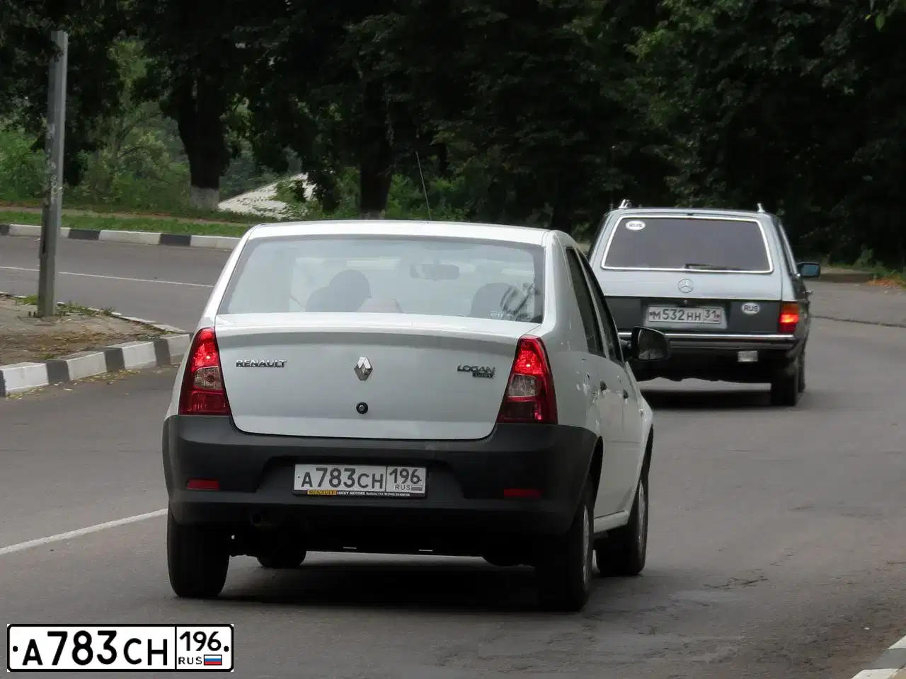 Фото автомобиля RENAULT LOGAN, 2013 — госномер У463ММ799. Цвет: Белый