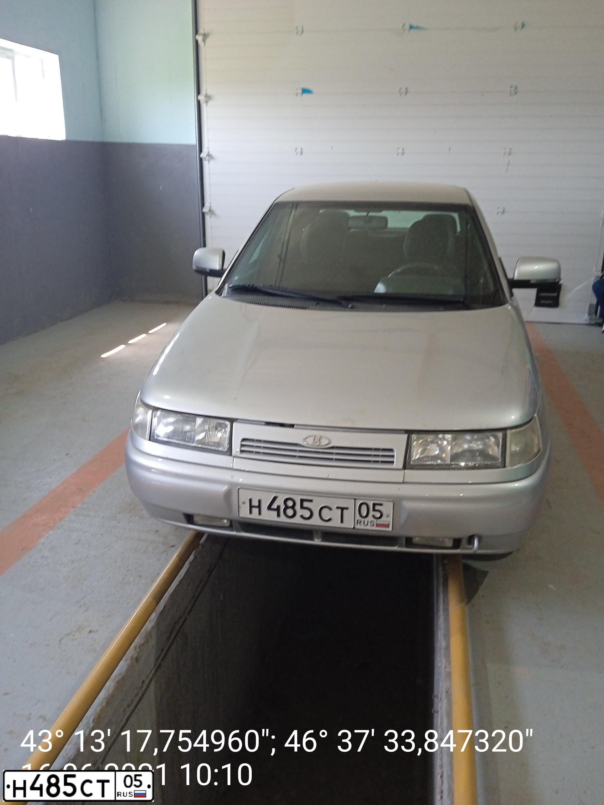 Фото автомобиля LADA 2110, 2004 — госномер Н373РР97. Цвет: СВЕТЛО-СЕРЕБРИСТЫЙ МЕТ.
