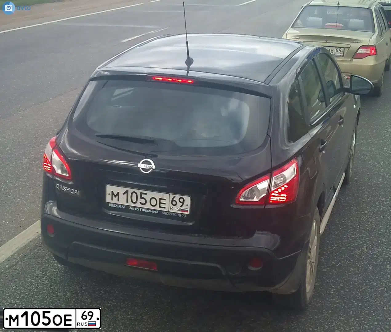 Фото автомобиля NISSAN QASHQAI, 2010 — госномер В817ОС790. Цвет: ФИОЛЕТОВЫЙ