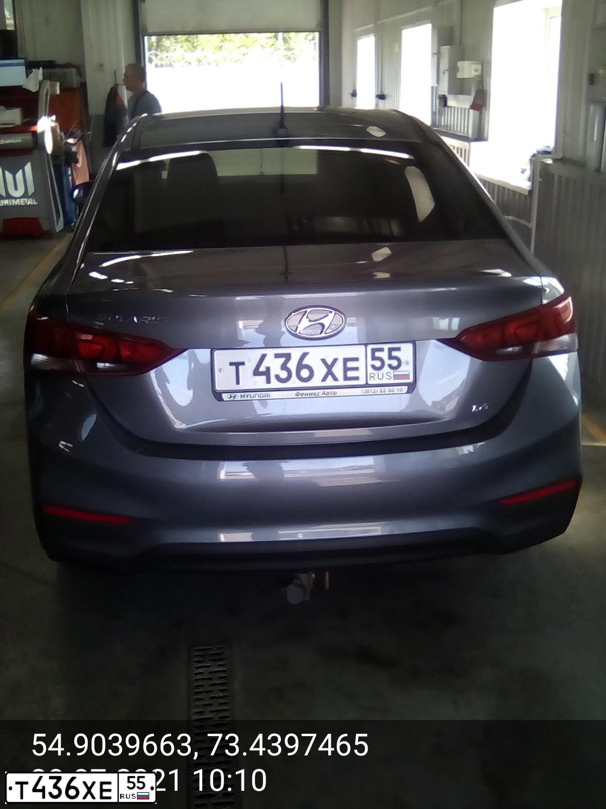 Фото автомобиля HYUNDAI SOLARIS, 2017 — госномер Т436ХЕ55. Цвет: Серый
