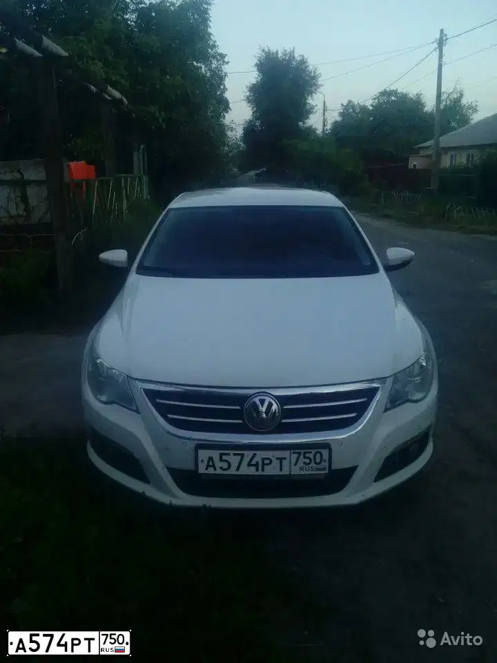 Фото автомобиля VOLKSWAGEN CC, 2011 — госномер Т404ЕН136. Цвет: Белый