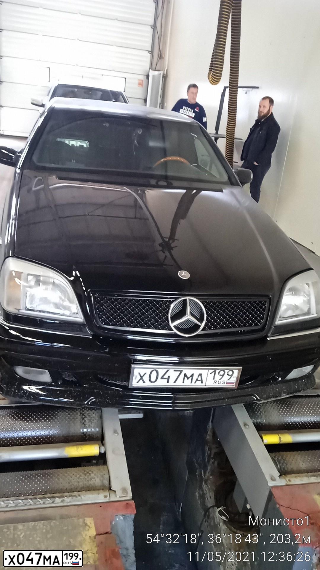 Фото автомобиля MERCEDES C-KLASSE, 2004 — госномер Х047МА199. Цвет: СИНИЙ ТЕМНЫЙ